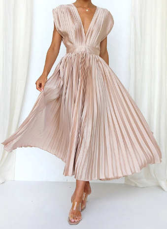 Chic and Timeless Long Sleeve Dress