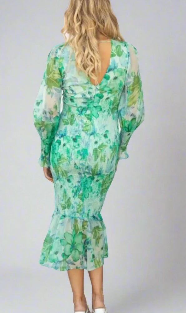 Effortless Elegance in a Blooming Design