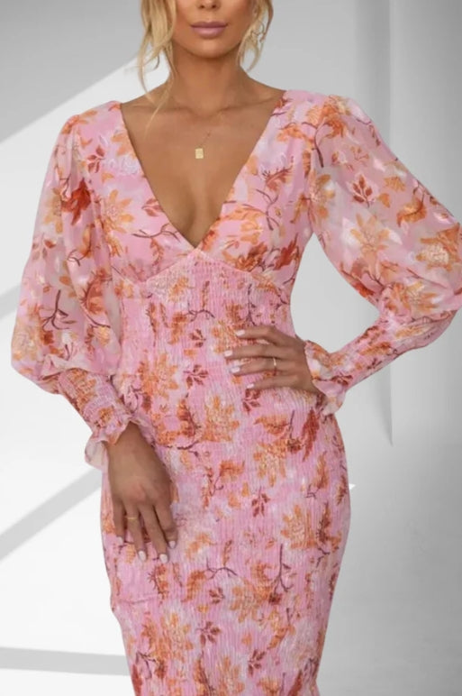 Effortless Elegance in a Blooming Design