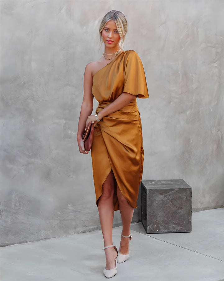 Exquisite Silk Evening Dress for Glamorous Occasions