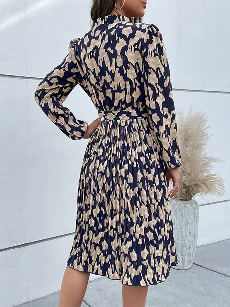 Effortlessly Elegant Chic Midi Dress