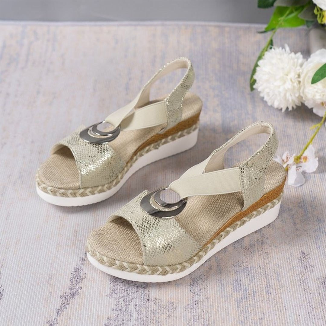 Chic Sandals for the Contemporary Woman
