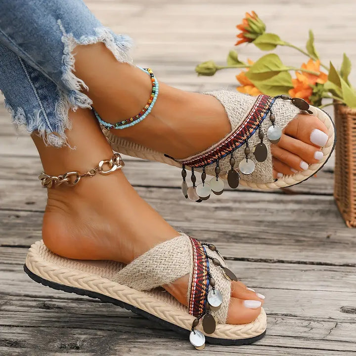 Chic Crisscross Sandals for Women: Where Comfort Meets Style!