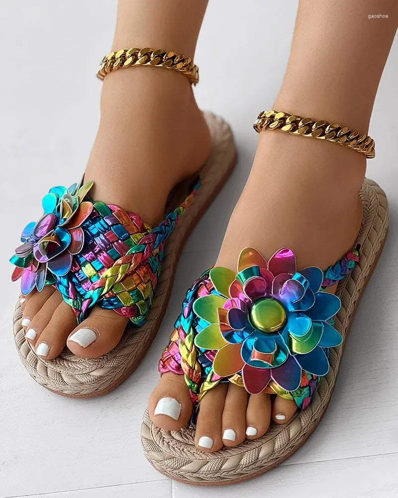 Chic Floral Sandals Perfect for Your Summer Style!