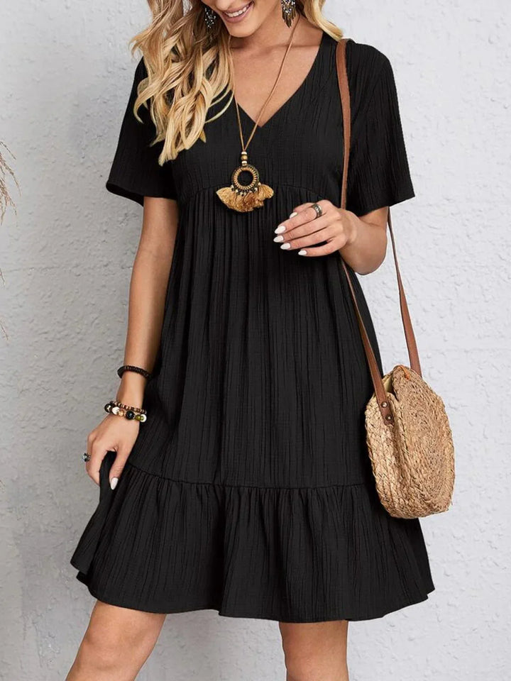 Chic Dress with Stylish Belly Concealment