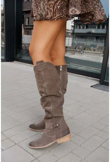 Stylish High-Top Boots for Every Occasion