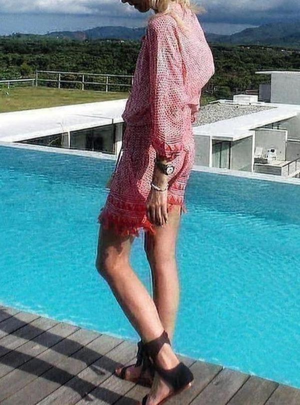 Chic V-Neck Mini Dress for Effortless Summer Style
