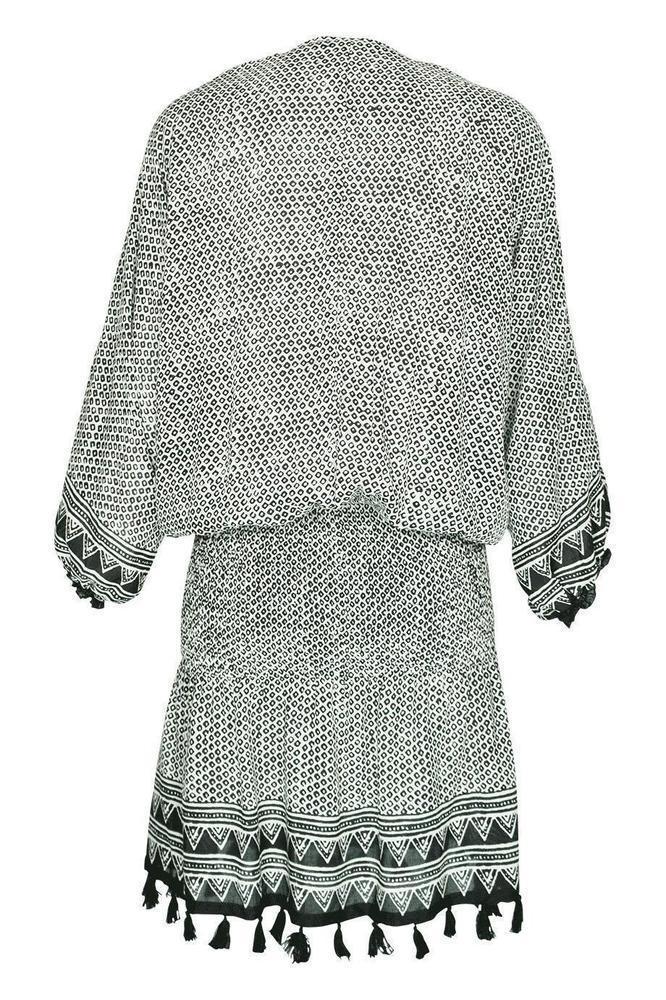 Chic V-Neck Mini Dress for Effortless Summer Style