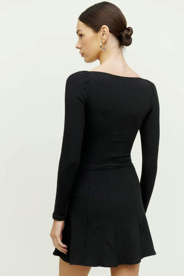 Chic Long Sleeve U-Neck Mini Dress for Effortless Style
