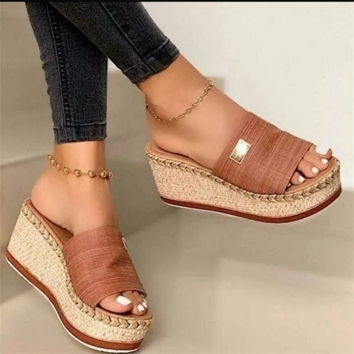 Chic Round-Toe Sandals Designed for Unmatched Comfort