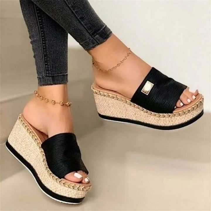 Chic Round-Toe Sandals Designed for Unmatched Comfort