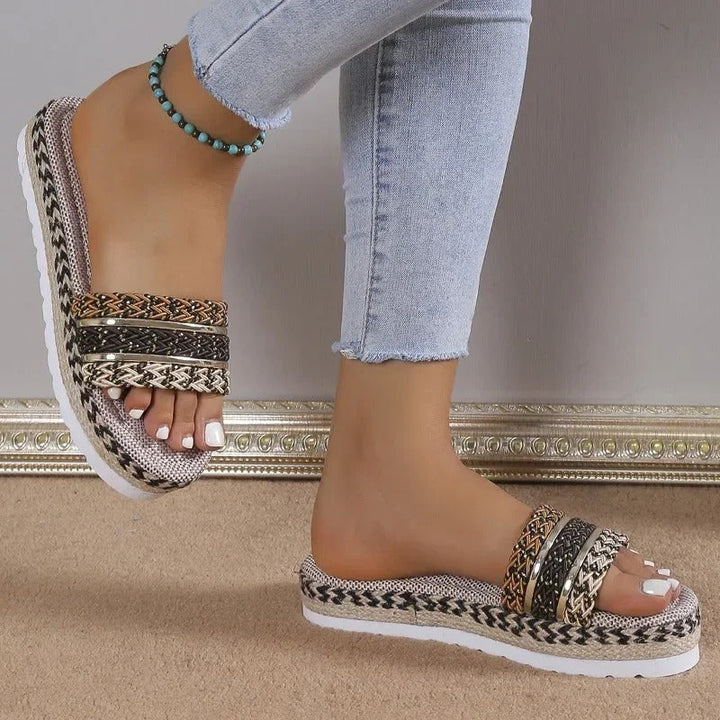 Chic Open-Toe Sandals for a Trendy Summer Vibe for Women