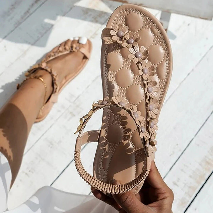 Stylish and Comfortable Floral Flat Sandals for a Chic Summer Look