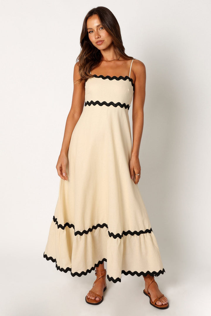 Exquisite Evening Gown for a Dazzling Look