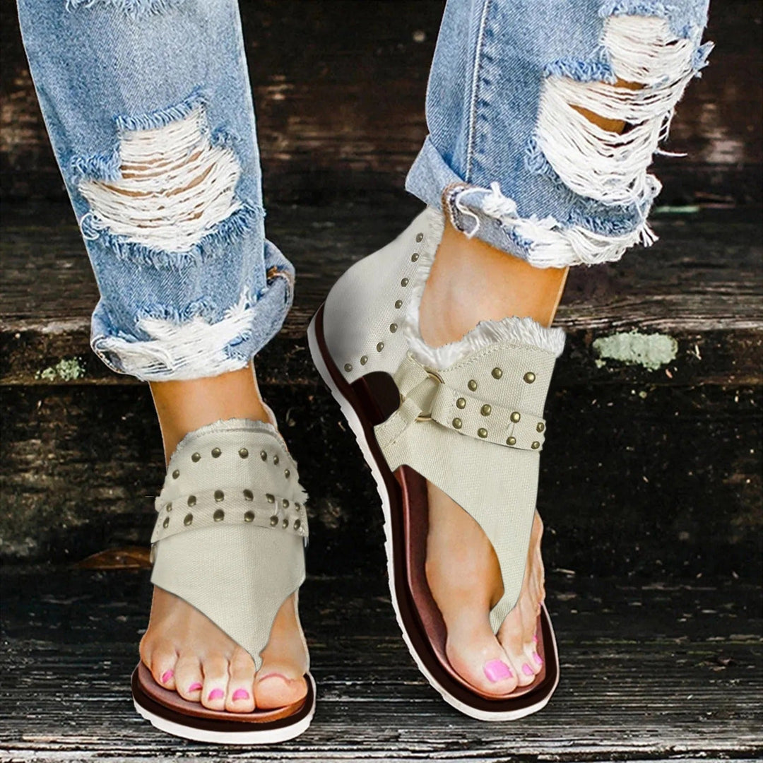 Chic Flat Sandals with Trendy Zipper and Fashionable Buckle