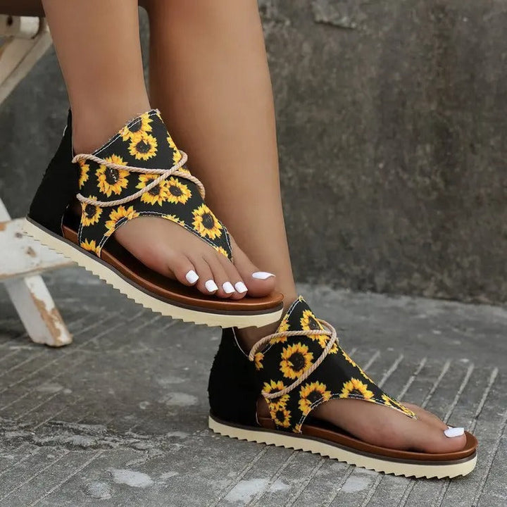 Stylish Women's Sandals featuring Trendy Pinch-Toe Design